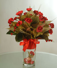 yapay güllerden vazo  9 gül  Polatlı uluslararası çiçek gönderme 