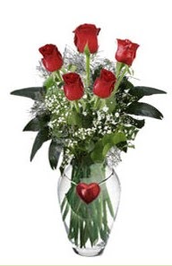  internetten çiçek siparişi  5 adet kirmizi gül ve kalp çubuklu