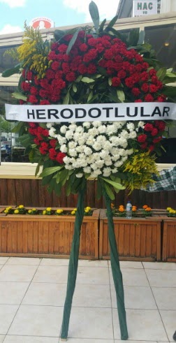 Cenaze çelengi cenazeye çiçek modeli  Polatlı çiçek satışı 