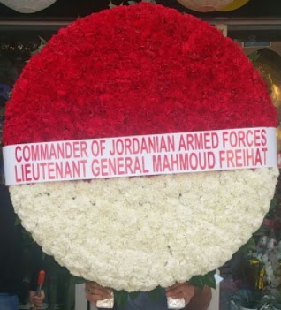 Anıtkabir mozele çiçeği 450 karanfilli  Polatlıda çiçek firması çiçek gönderme 
