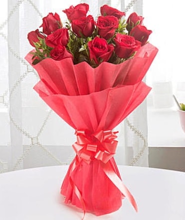 12 adet kırmızı gülden modern buket  Ankara Polatlı çiçek yolla 
