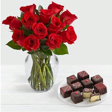 Cam vazoda 12 kırmızı gül el yapımı çikolata  Polatlı çiçek gönderme sitemiz güvenlidir 