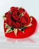  14 şubat sevgililer günü çiçek  Kalp kutuda 9 adet Güller 